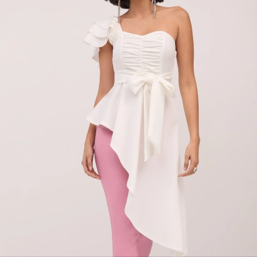 🆕️ NY & Co. Asymetrical Top - Picture 2 of 2